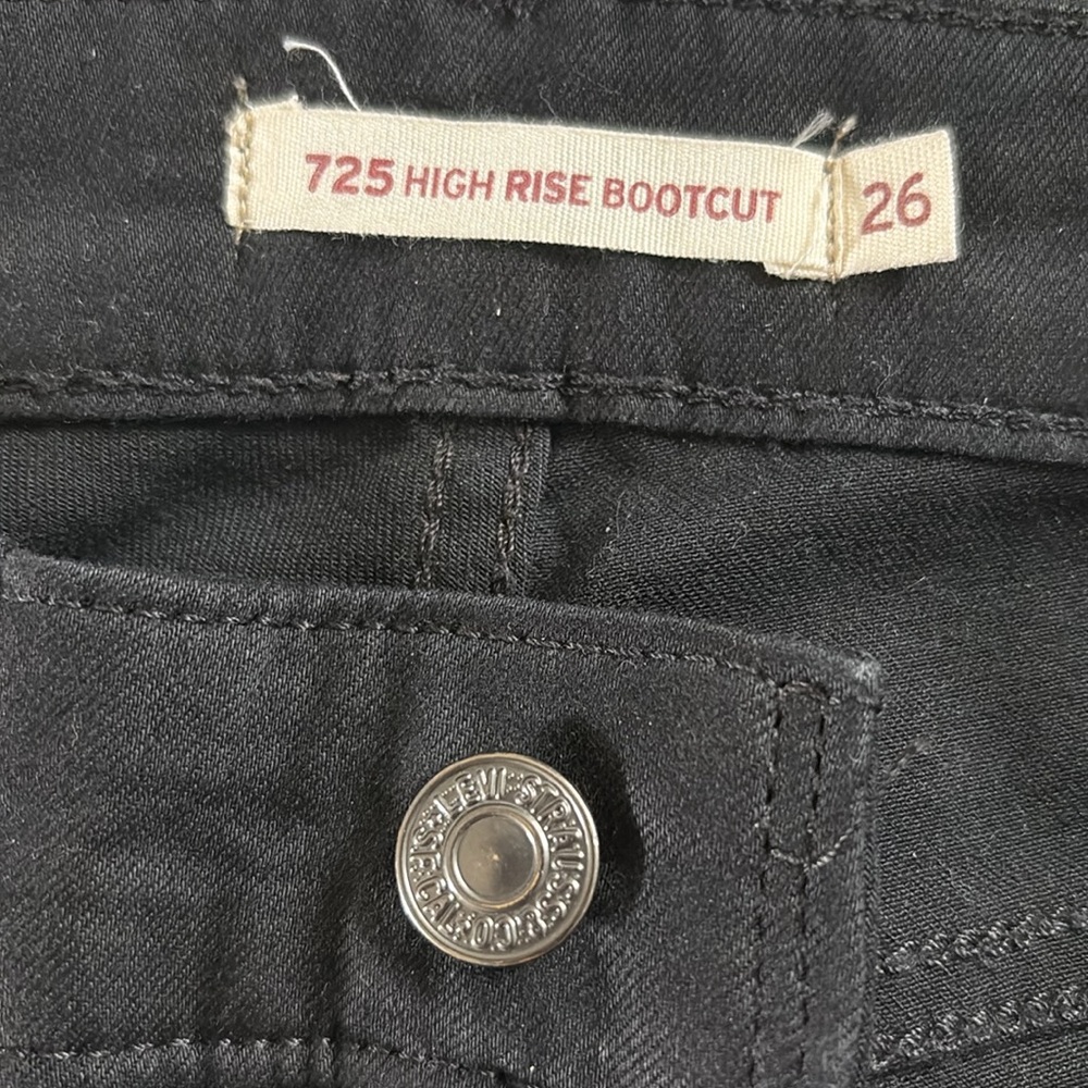 Levi’s | 725 Hi-Rise Bootcut | 26 - Picture 2 of 8